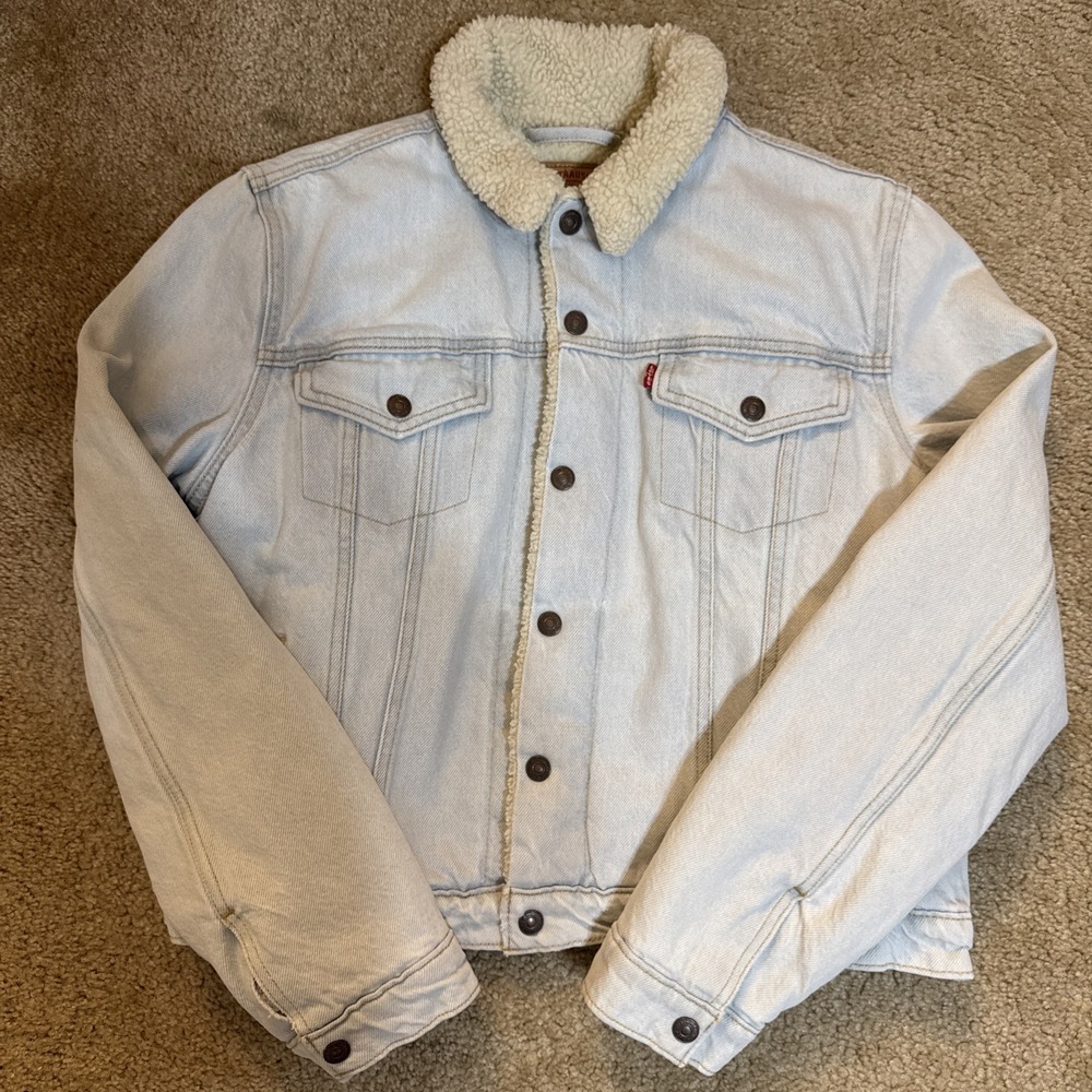 Levi Truckers Women's Sherpa Lined Size XL Snap front Denim Light Wash Jacket